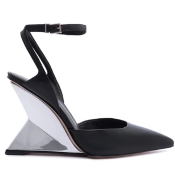 Janice Ankle Strap Pointed Toe Pump - Black Size 11B - Picture 3 of 16